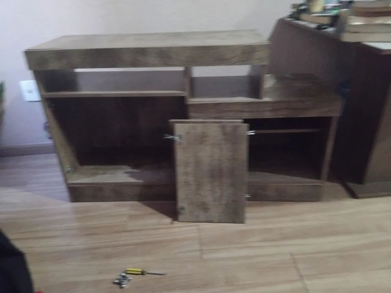 REPAIR RACK. JUST INSERT THE DOORS AND THE REST IS IN GOOD CONDITION.