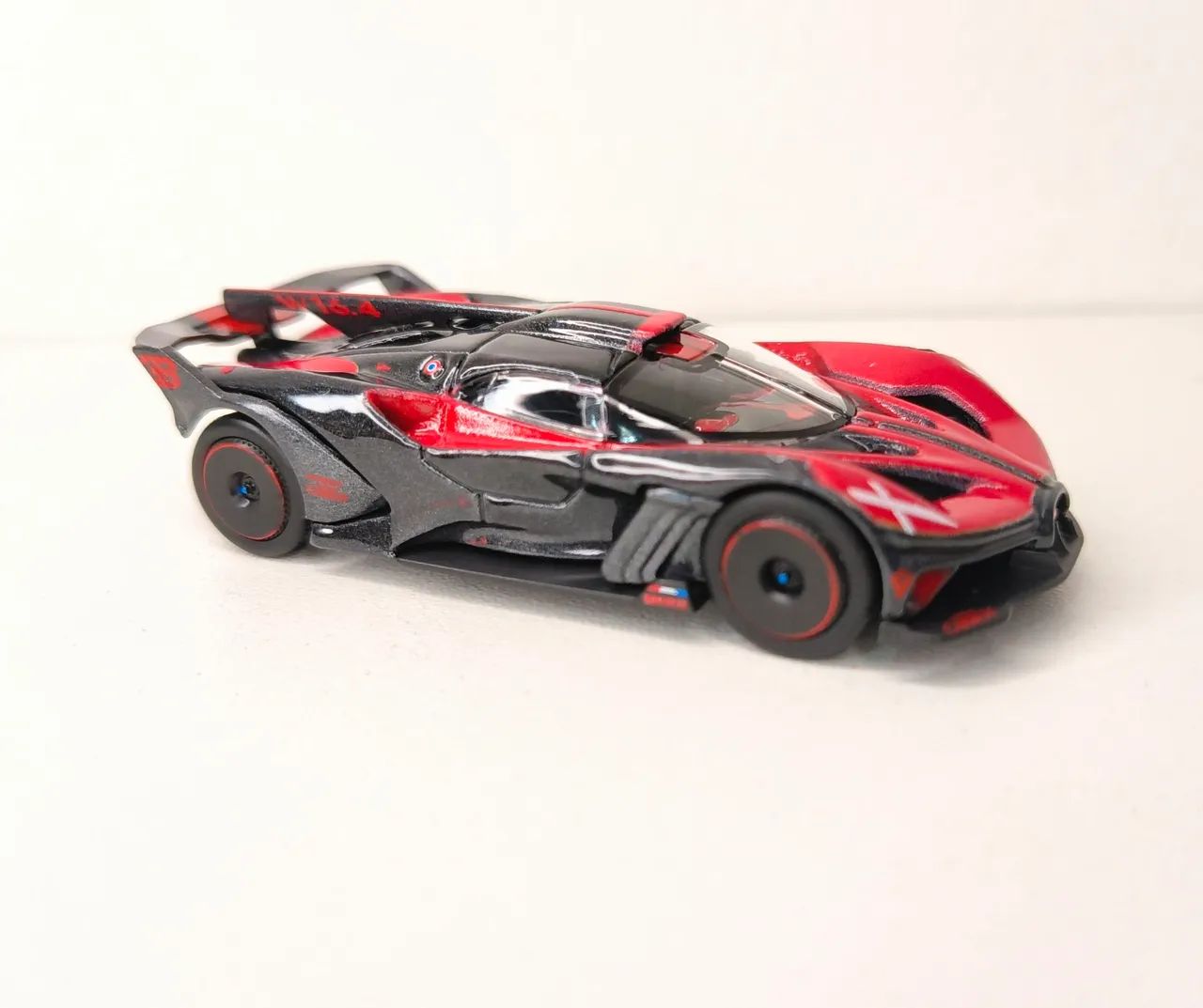 Dupla Bugatti Bolide Bburago 1:64 tamanho Hotwheels  - Foto 5
