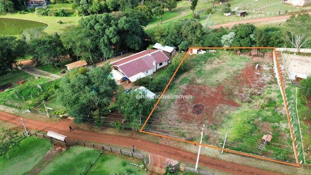 Chácara com 1,800 m².