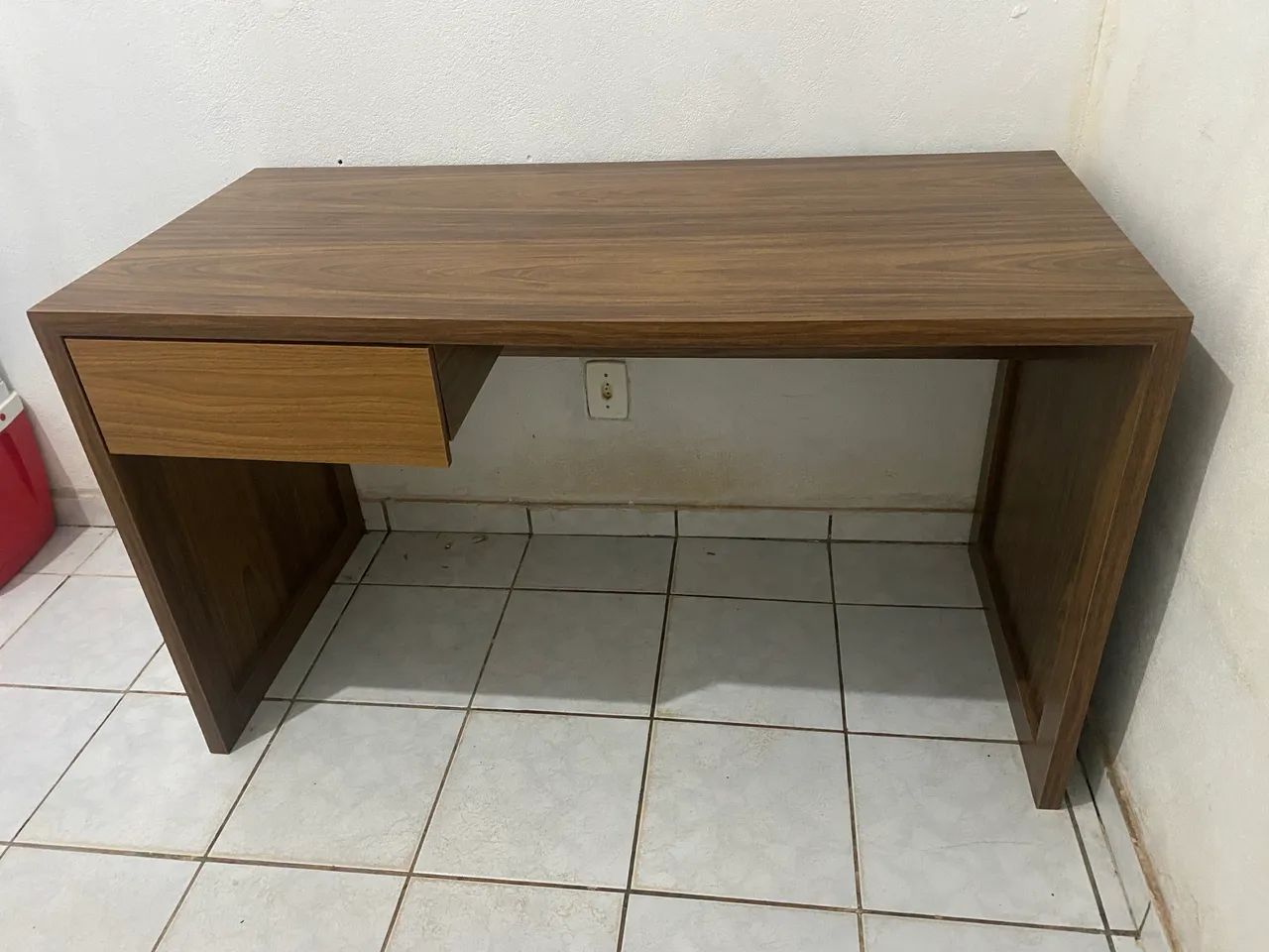 Mesa de estudos com gaveta 1,28x59,5 - Foto 2