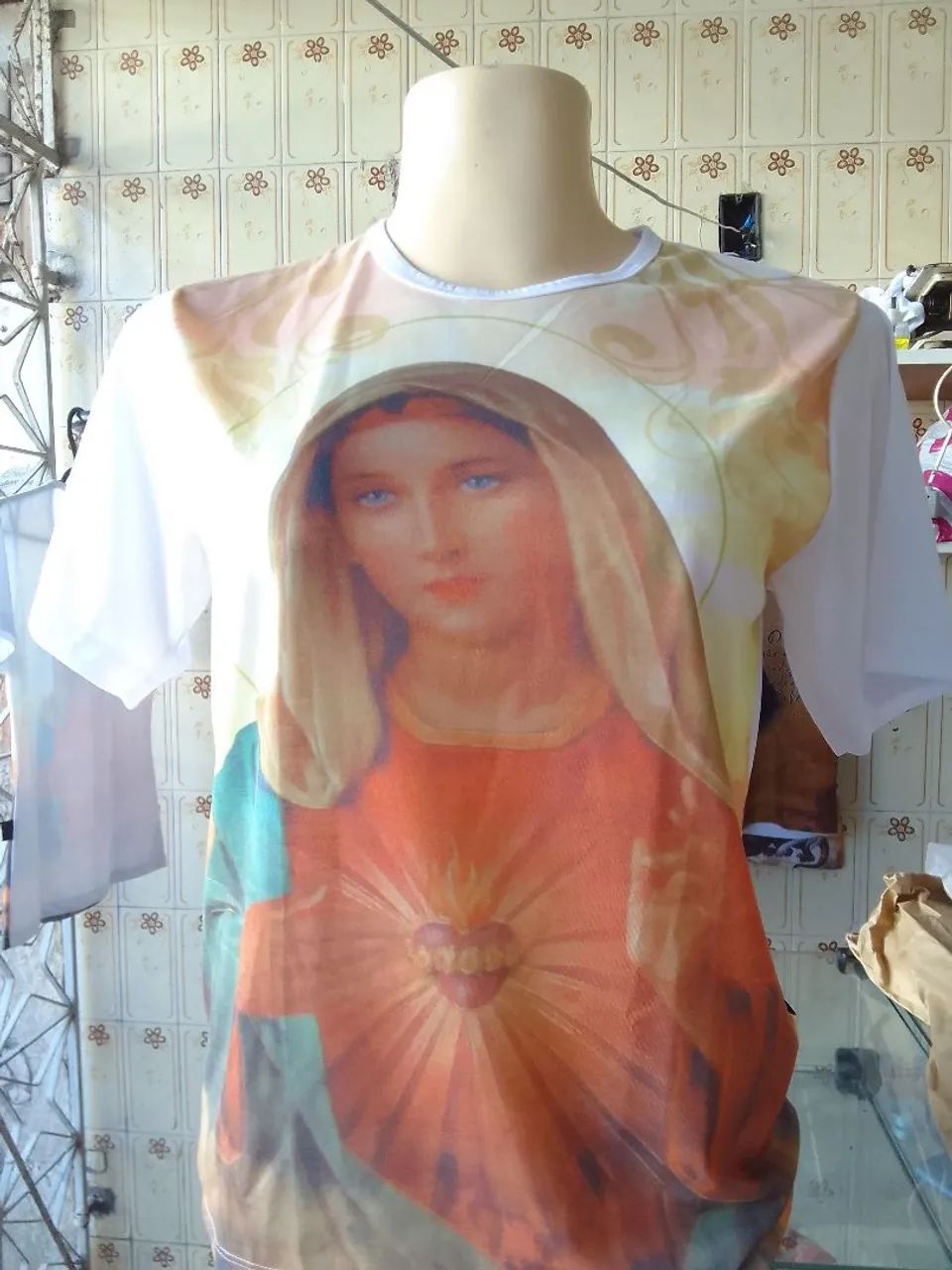 Camisas religiosas com  preços e tamanhos variados ! - Foto 3