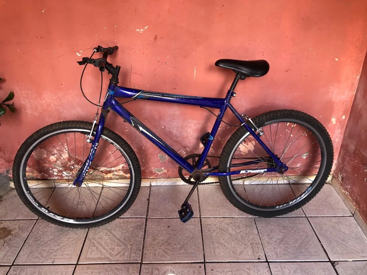 Anúncio de bico 