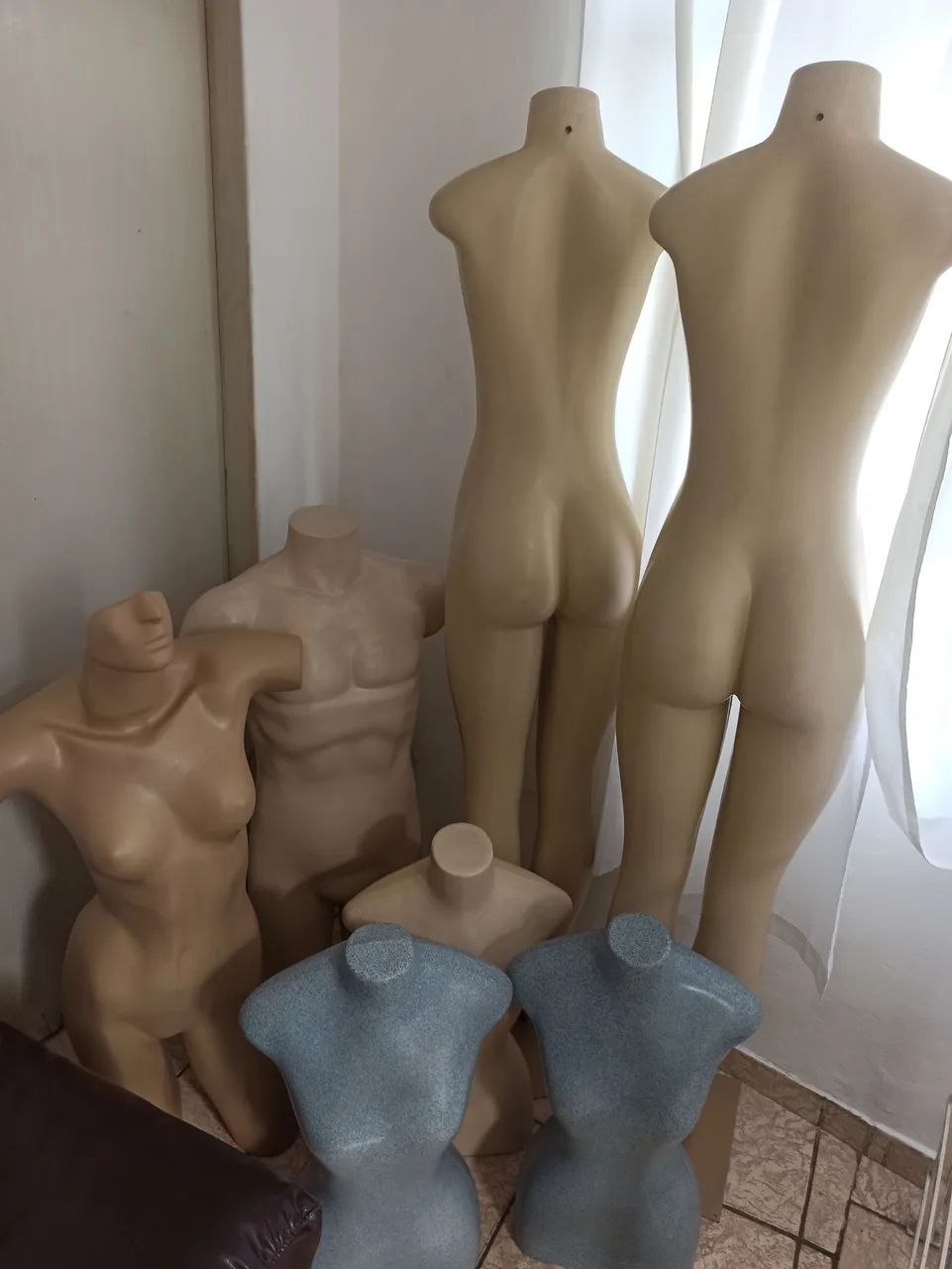 Vendo sete manequins usando, mas em boas condições . - Foto 2