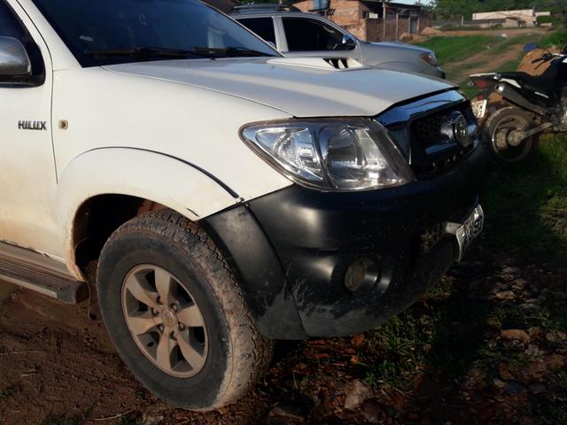 Vendo hilux 60 mil - Foto 2