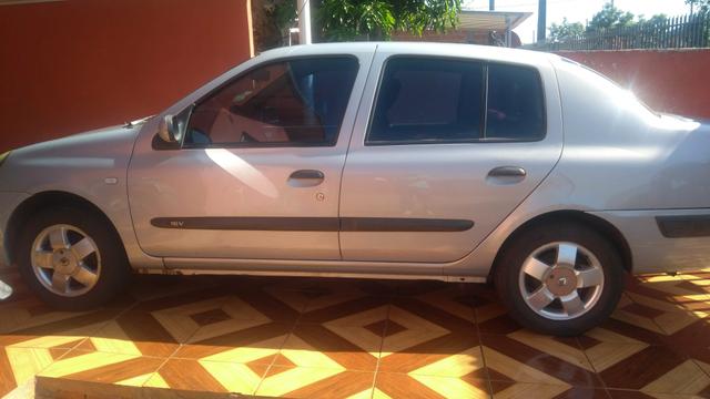 Clio sedan completo abaixo da fipe - Foto 6