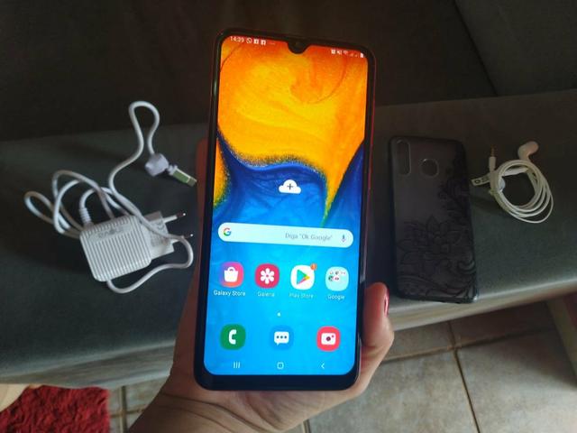 Estou vendendo esse celular A20 com 32 gb e acessórios. - Foto 2