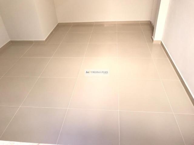 Linda Casa com quintal no Centro de São Gonçalo - Ótima localização - Foto 13