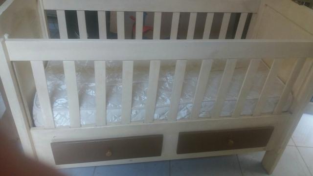 Vendo bênço de madeira * * - Foto 4