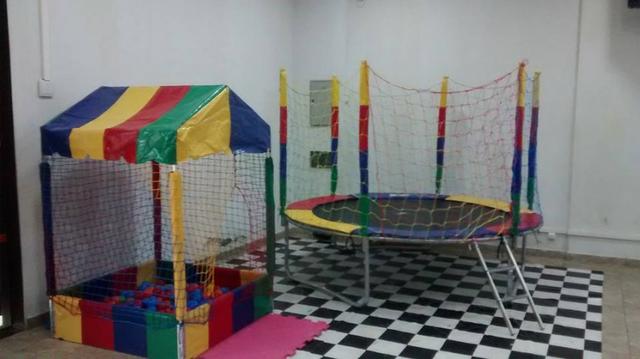 Cama elástica + Casinha de bolinhas - Foto 2