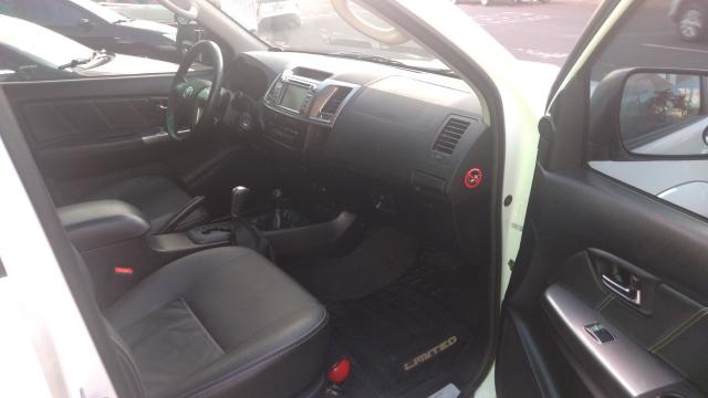 Toyota Hilux SRV D4D Limited 3.0 Branco - Foto 13