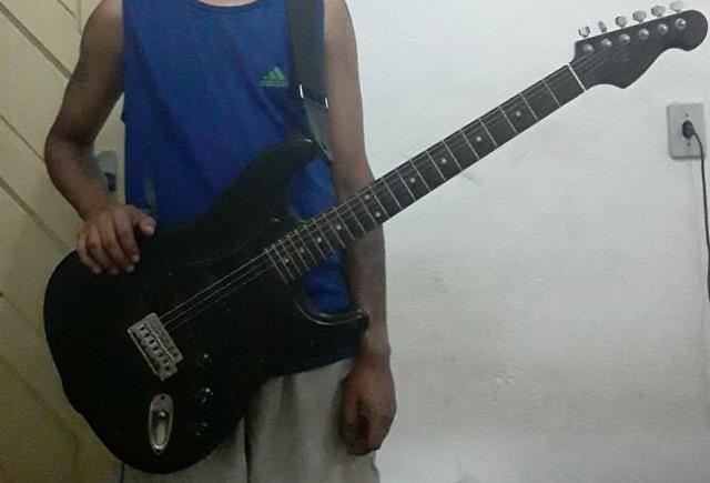 Guitarra condor Preta