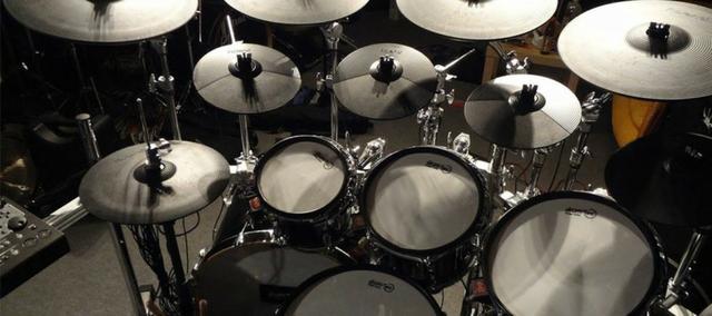 Lthier - reforma de baterias na Musical Brother