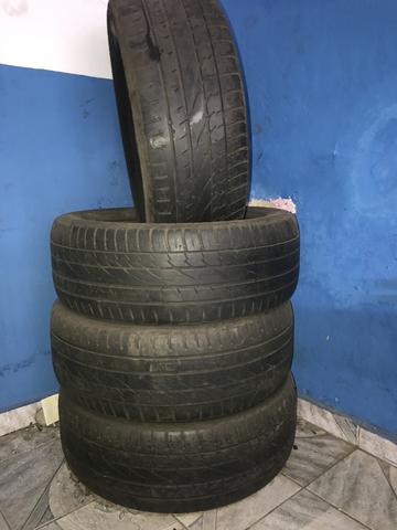 Vendo pneu aro 19 255/55 pneus com mais de 70% de borrachas