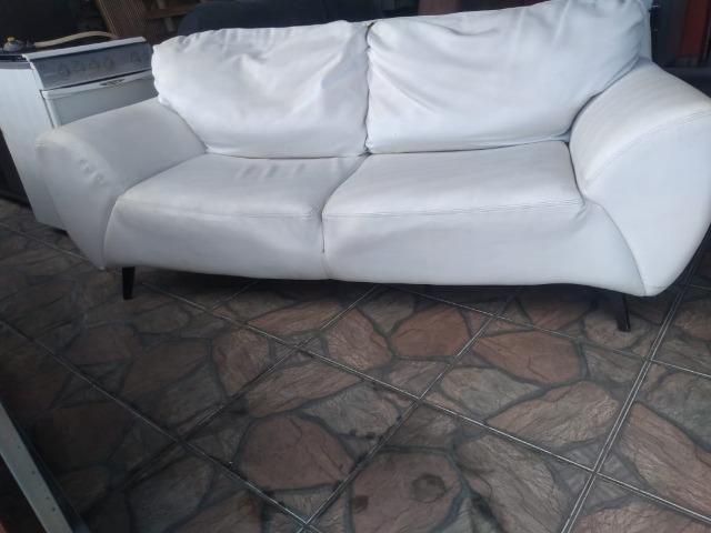 Sofá Branco Courino - Entrego! - Foto 2