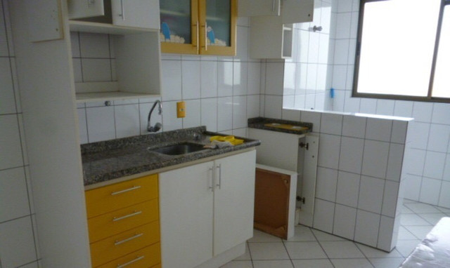Alugo apartamento 2 dormitórios em Barreiros São José