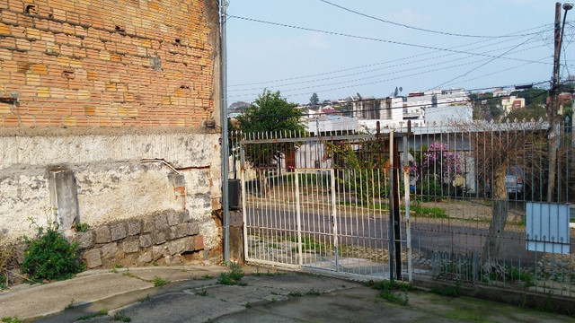 Duas Casas 4 dormitórios frente 2 Ruas estac 8 carros Junto Planalto - Foto 18