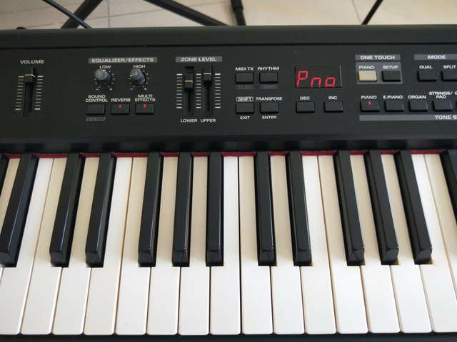 Piano eletrônico