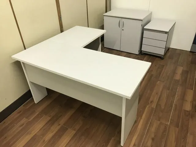 Móveis para escritorio conjunto mesa Armario e gaveteiro