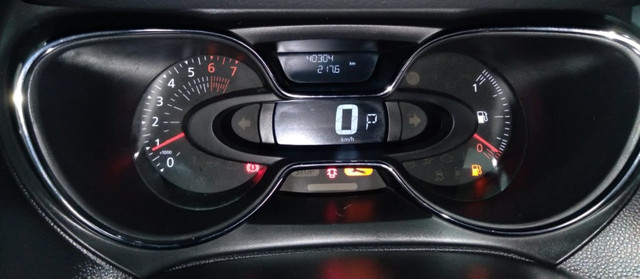 Captur 1.6 S C E Intense C V T Automatica - Foto 8
