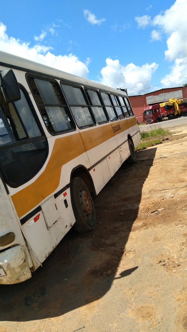 Ônibus a venda