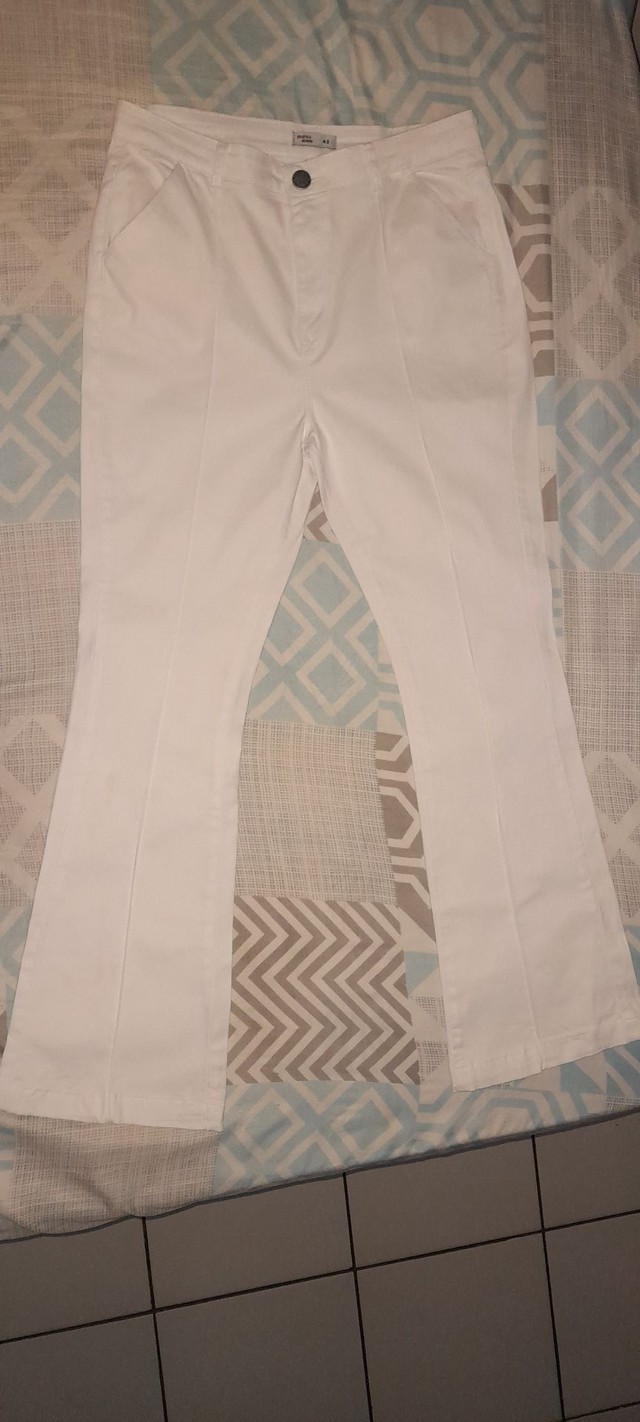Calça flare branca - Foto 2
