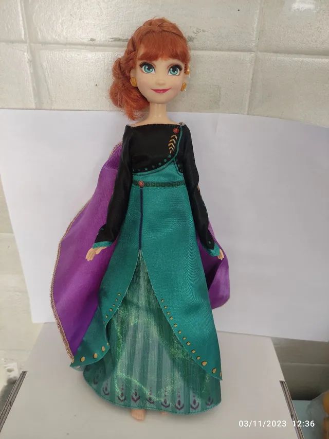Boneca Frozen 2  Anna Aventura Musical - Hasbro
