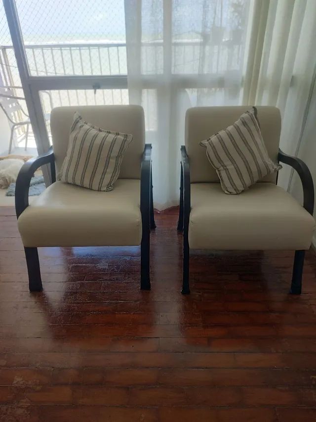 2 cadeiras de apoio usada em courino