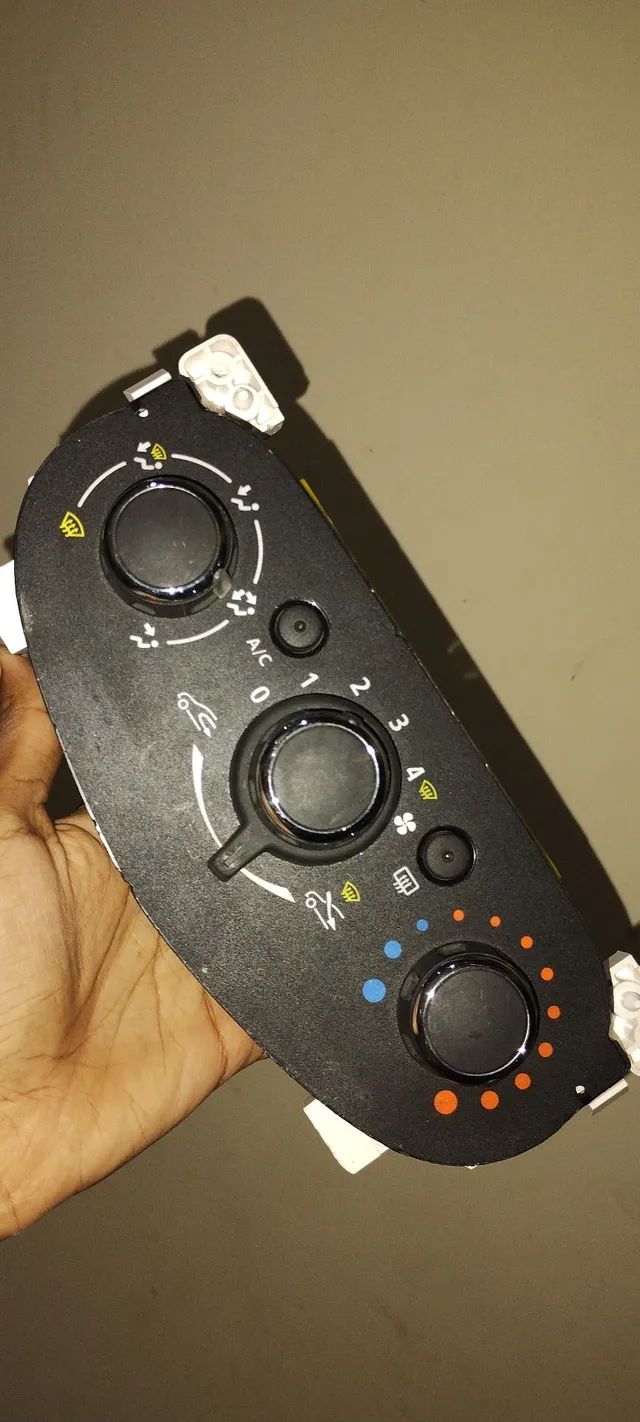 Comando de ar condicionado Sandero 