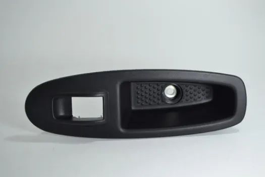 Moldura Botão Vidro Traseiro Esquerdo Fiat Linea 2014 2015