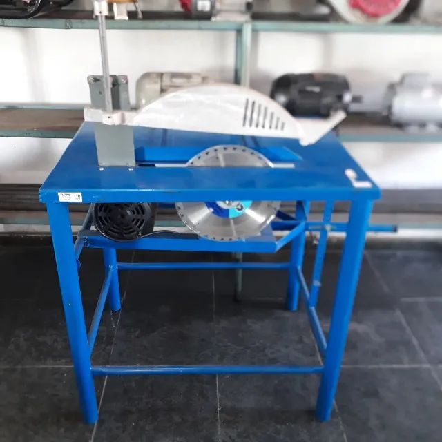 Mesa de serra circular de chapa com motor 3 HP monofásico nova. 110/220 Volts. Com chave