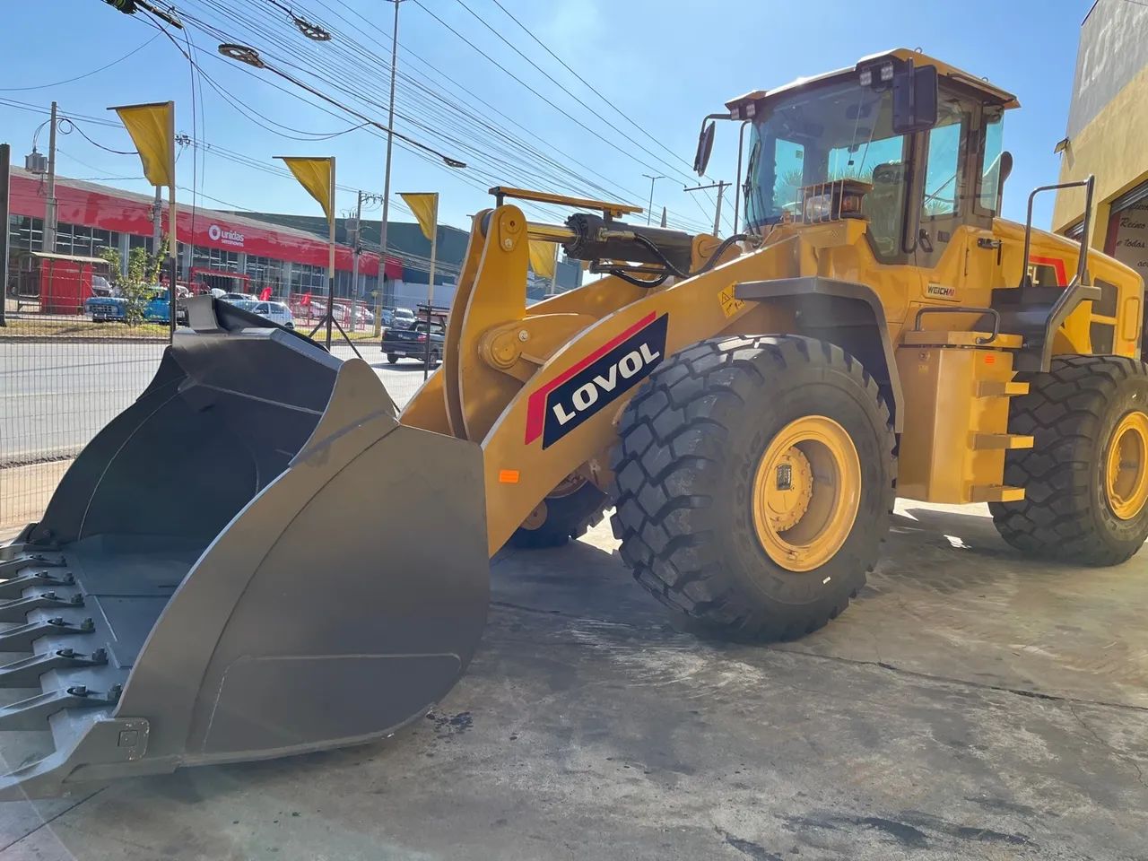 Pá carregadeira Lovol FL 976 24 toneladas.