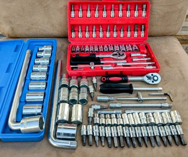 (Por R$ 100 Pix) Kits Novos Com 2 Estojos 10peças + 46peças Chave+Soquetes+Catraca+Bits 