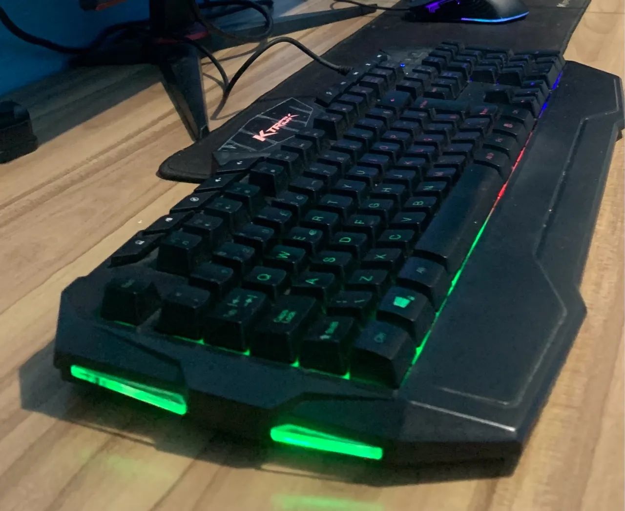Teclado Gamer com Iluminação RGB