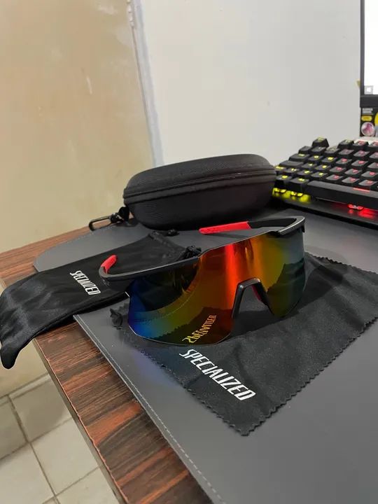 Óculos speciauzed preto e vermelho  - Foto 2