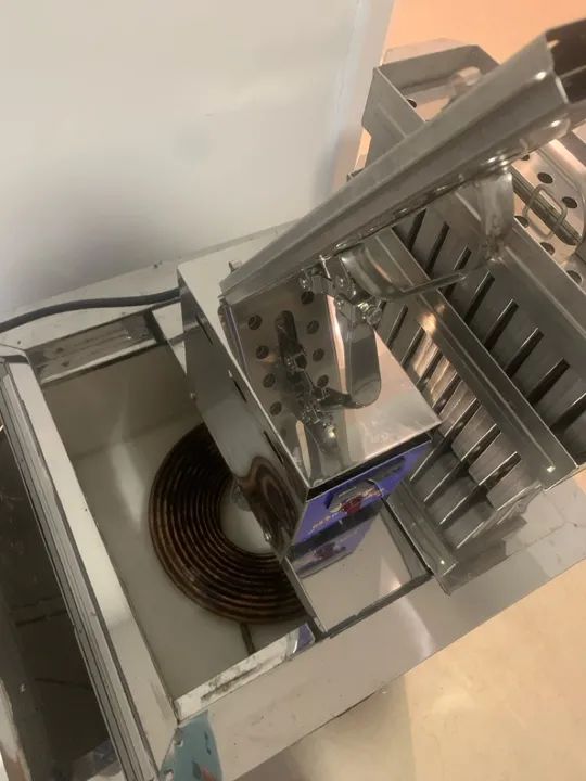 Máquina de picolés com 2 formas completas - Foto 3