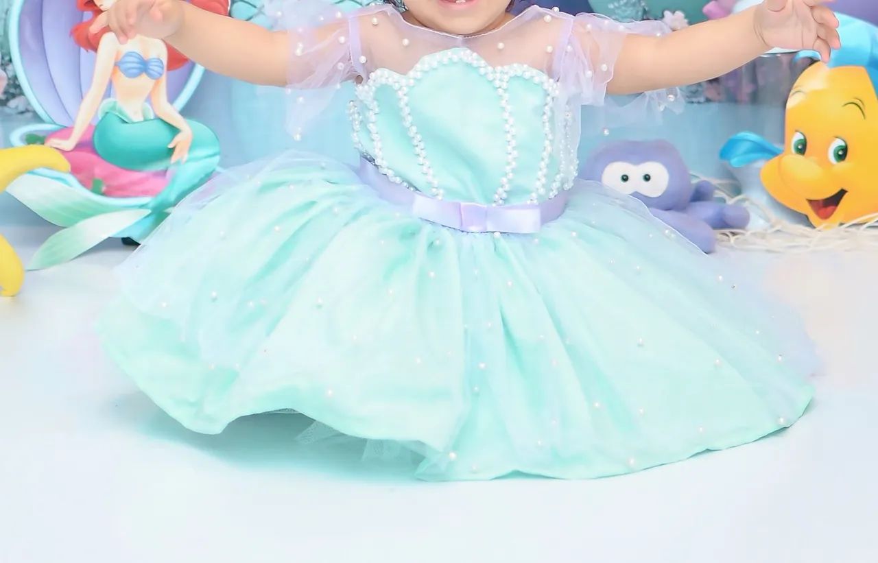 vestido princesa festa sereia verde com tule lilás e pérolas Tam 1 ano  - Foto 4