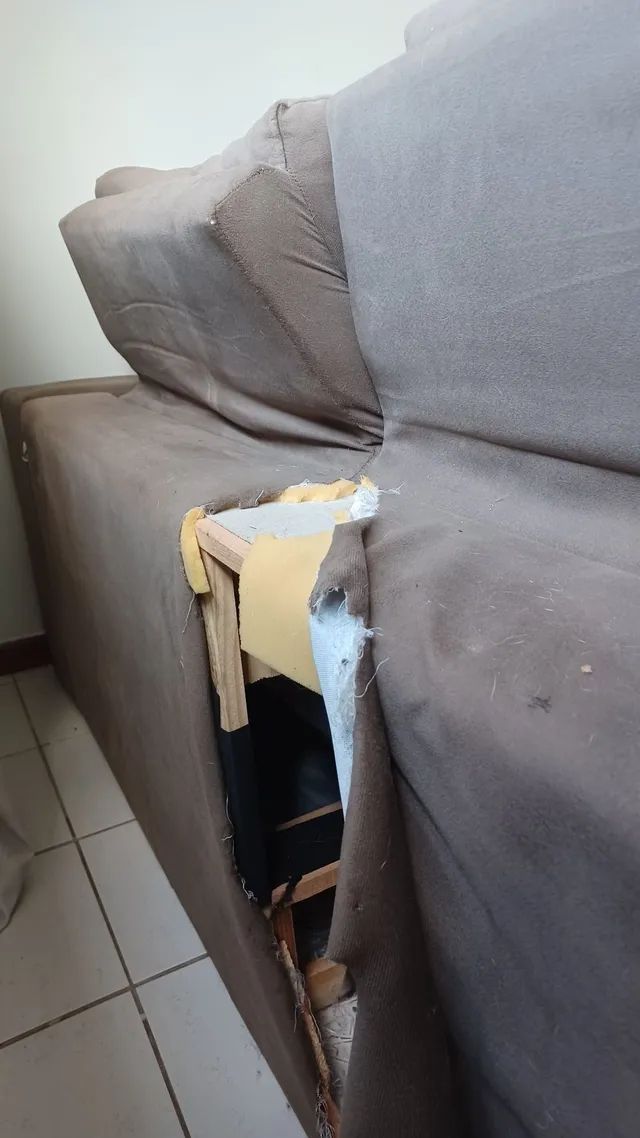 Sofá retrátil usado e rasgado para reforma Sofás e Poltronas Setor