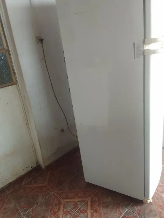 Vendo geladeira Brastemp front free 330litros funcionando Perfeitamente  - Foto 3