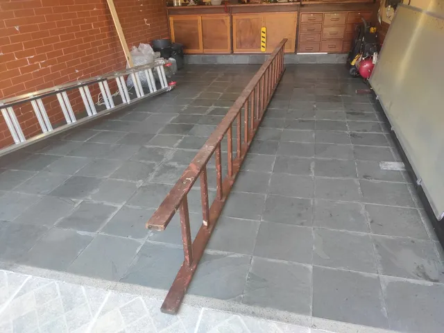 Escada de encosto madeira PINHO