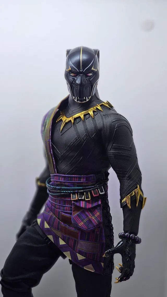 マーベル ブラックパンサー ティチャカ　HOT TOYS Figura de ação da Hot Toys Marvel Black Panther Black Panther Hot