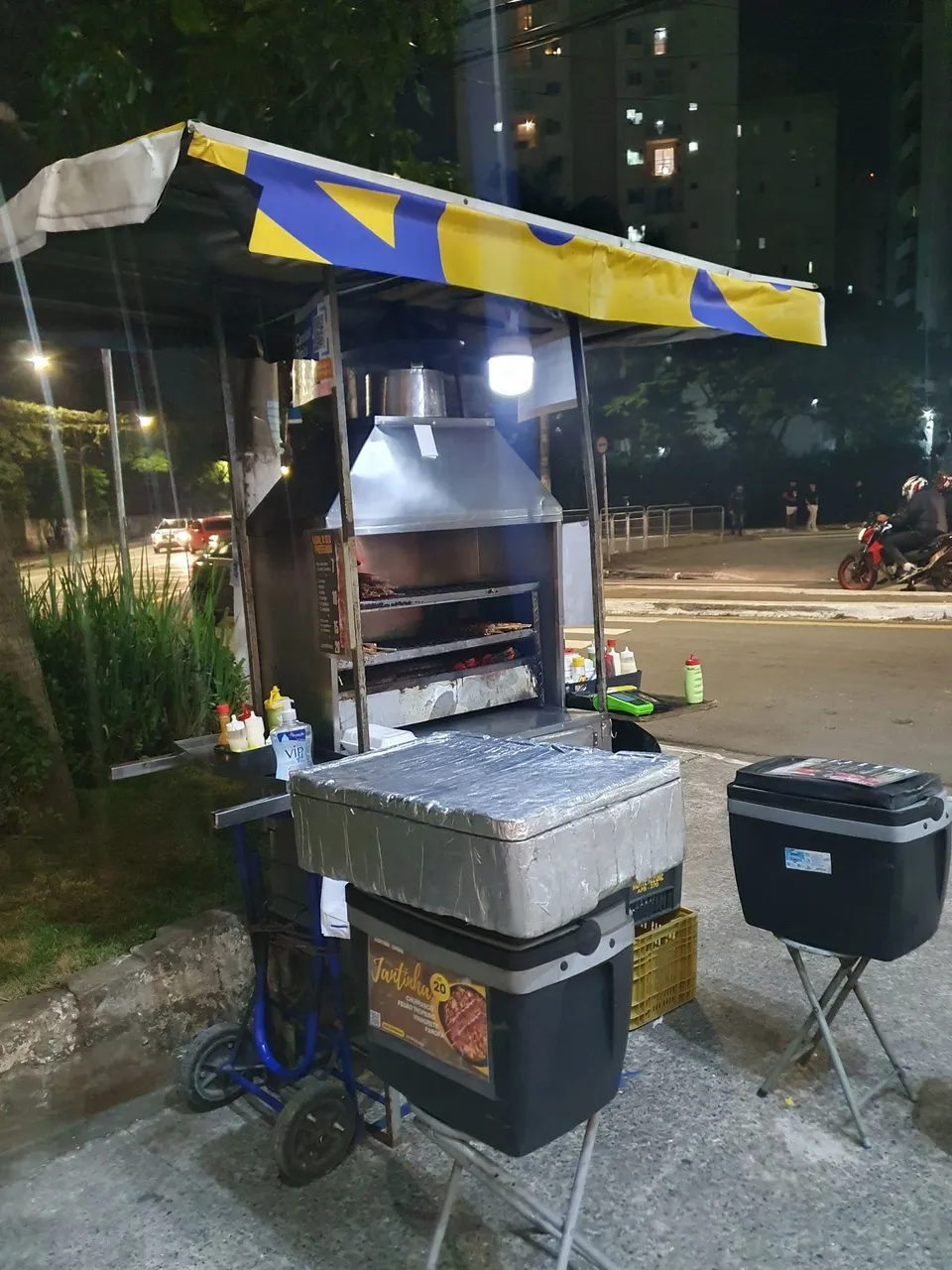 Vendo ponto, carrinho e equipamentos com clientela fidelizada