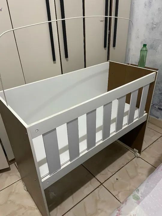 Berço de madeira com colchão  - Foto 2