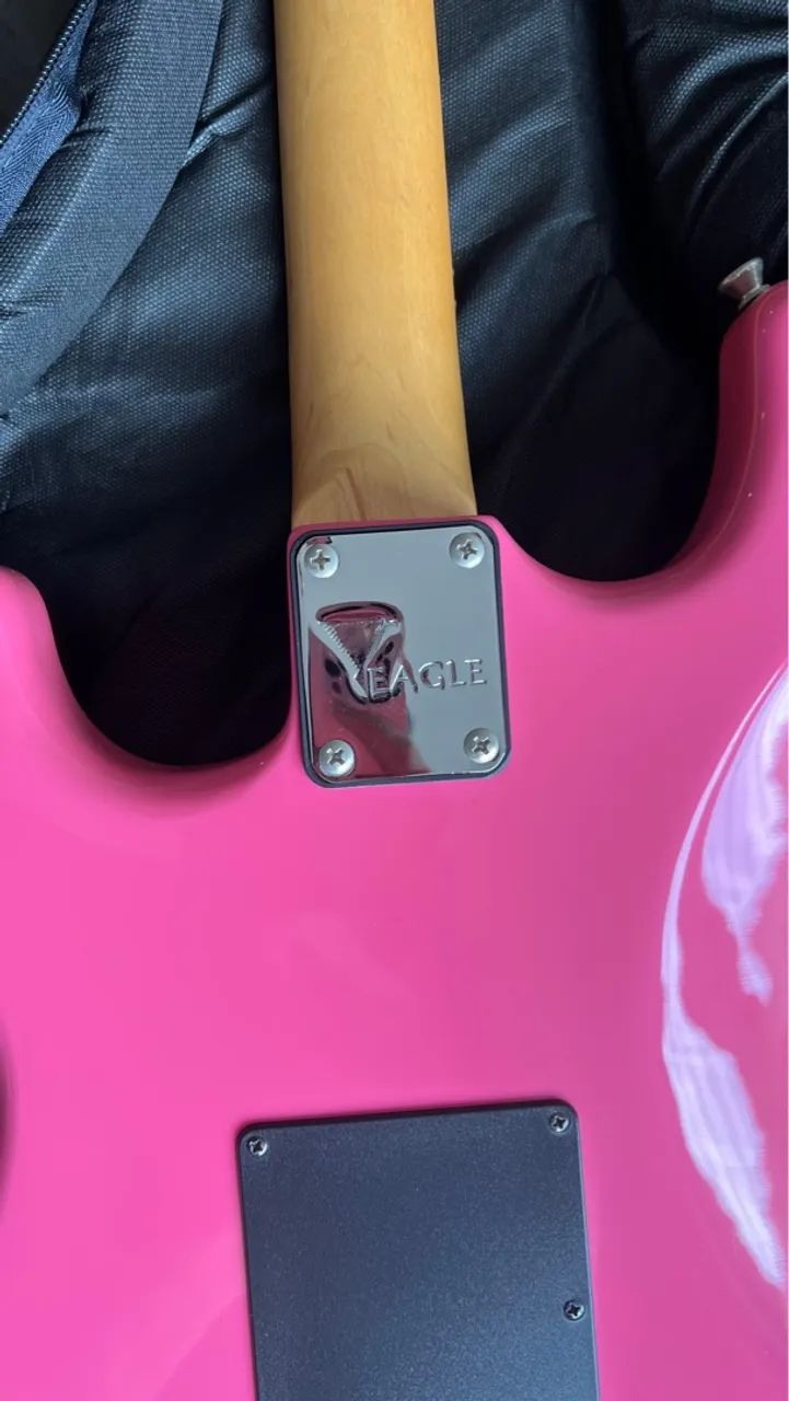 Strato Guitar Rosa Guitarra Eagle Stratocaster - Rosa Customizada - Instrumentos musicais ...