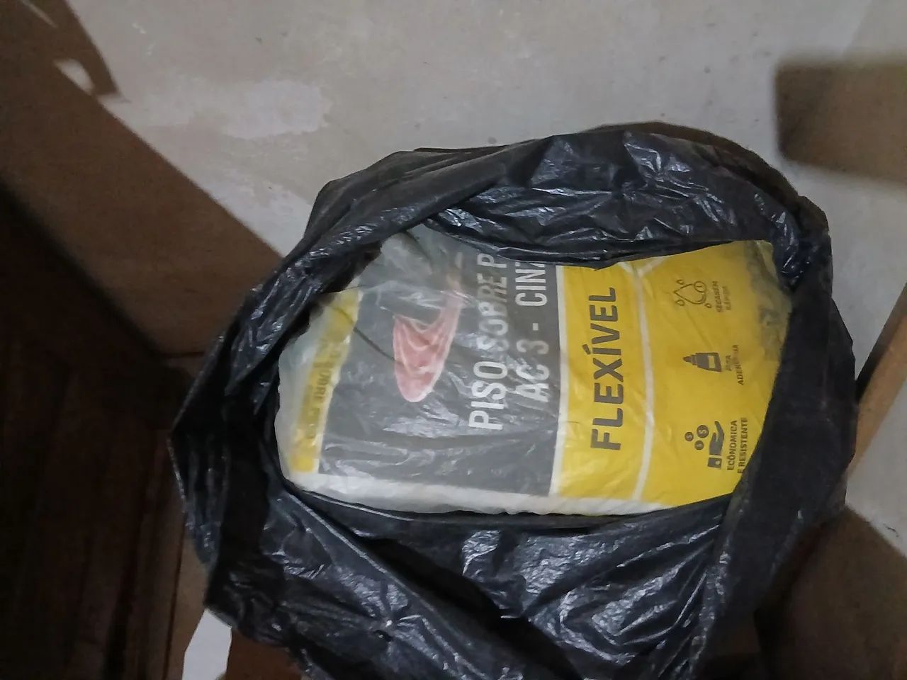 Argamassa Flexível AC-3 para Pisos nova não foi usada