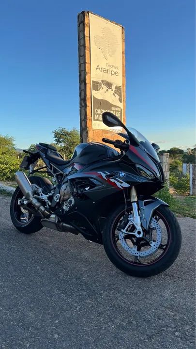 BMW S 1000 RR - Esportiva de Alta Performance