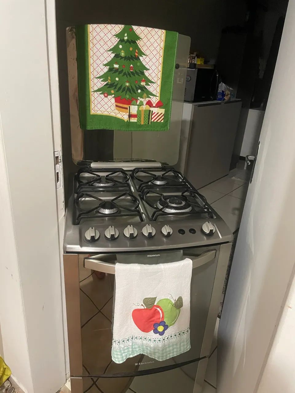 Vendo fogão 4 bocas 