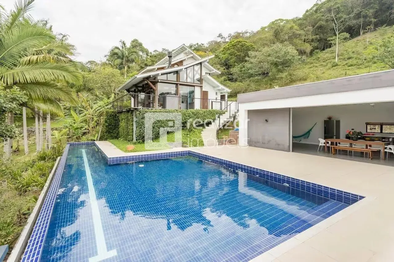 Casa 4 quartos no bairro Balneário São Miguel, em Biguaçu.