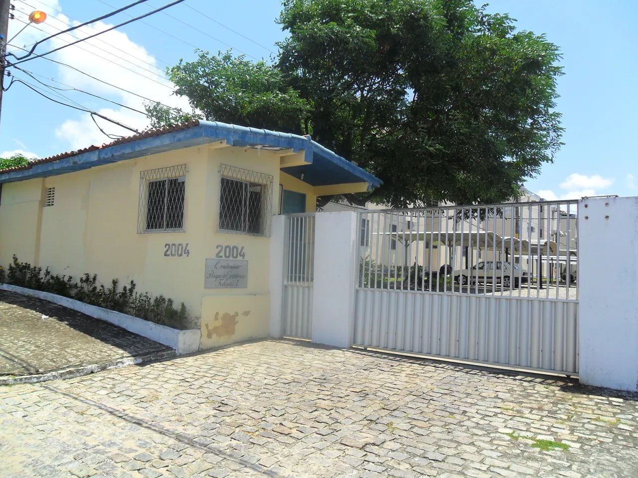 VENDO APARTAMENTO EM CAPIM MACIO - 1° ANDAR - GAR. COBERTA - ACEITA FINANCIAMENTO BANCÁRIO