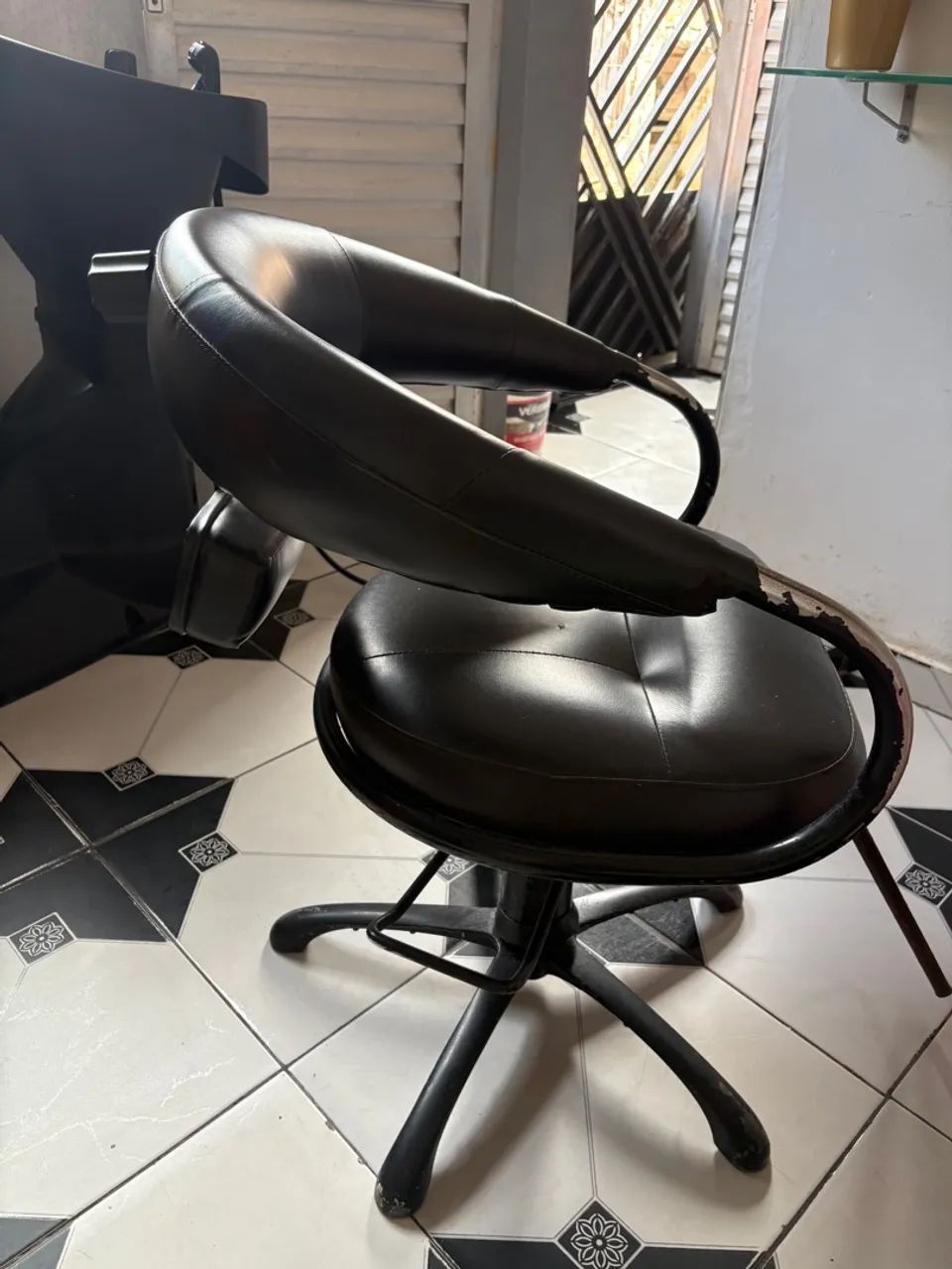 Cadeira de Barbeiro / Salão  - Foto 3