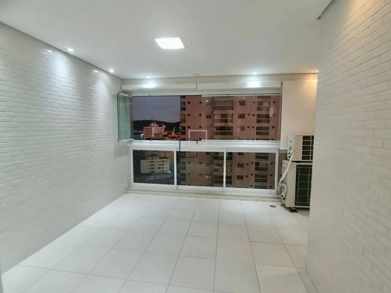 Apartamento para Venda em Santos, Ponta da Praia, 2 dormitórios, 1 suíte, 2 banheiros, 1 v